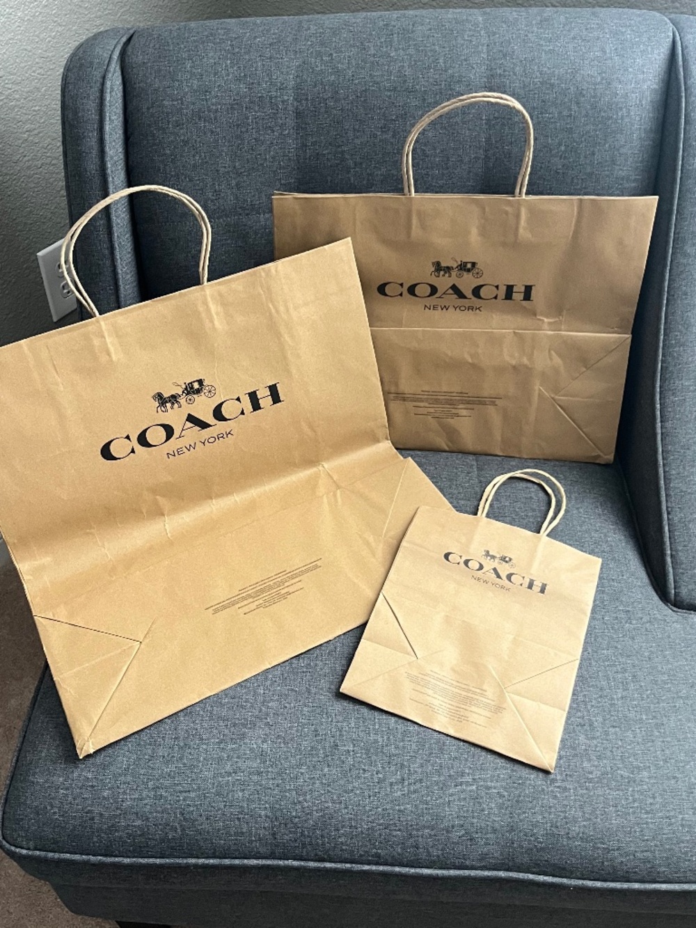 COACH Gift Box and Shopping Bag Bundle - Picture 4 of 6